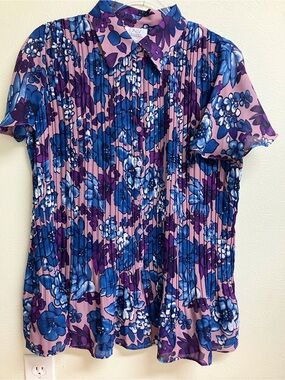 Only Necessities Pink and Blue Floral Pleated Short-Sleeve Blouse